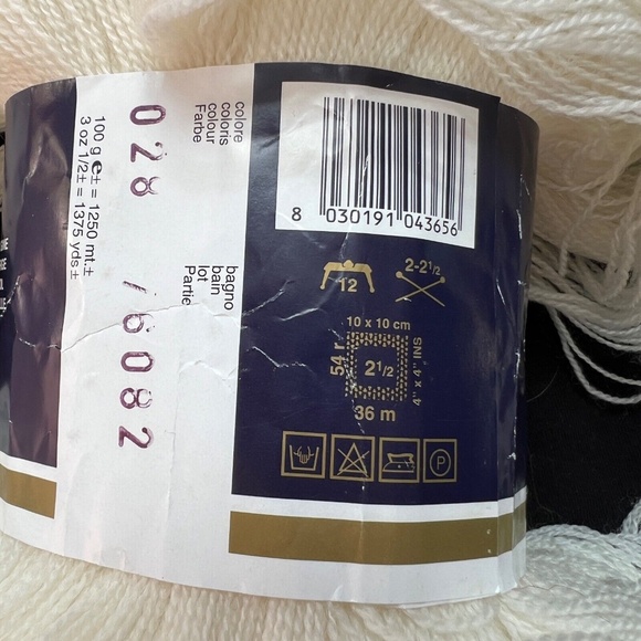 Ornaghi Filati Merino Oro WOOL 1375 yds Off White Fine Made in Italy Skein - Picture 4 of 6